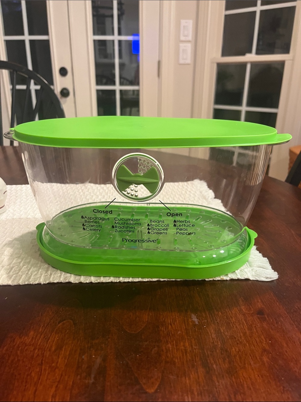 Green Produce Storage Container with Adjustable vent
